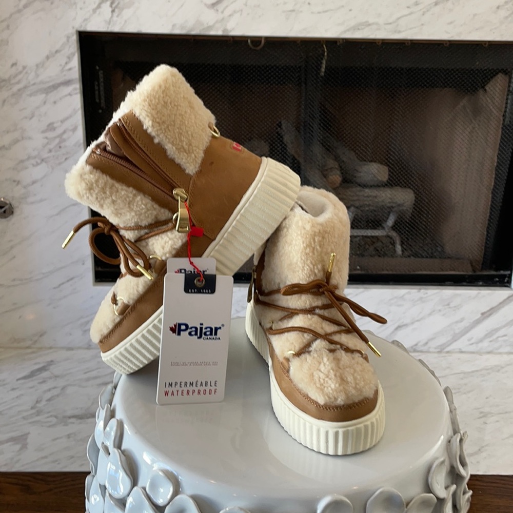 Pajar Ceria women’s winter snow boot.  New without box.